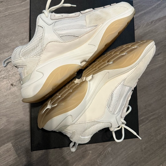 Men Amiri Bone Sneakers - Picture 7 of 12